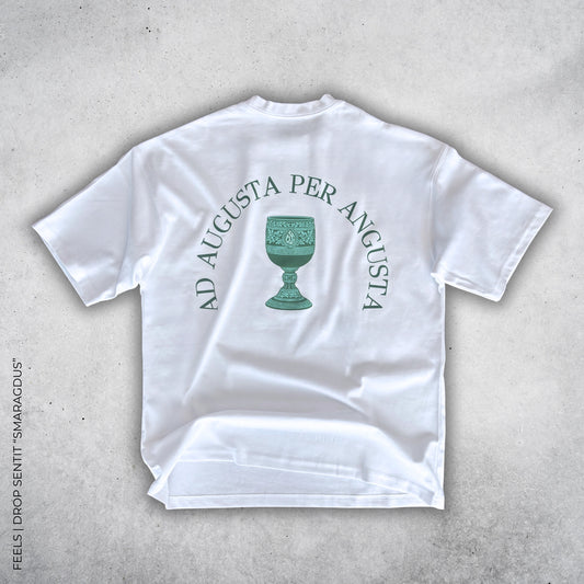 Diseño estampado polera oversize blanca Smaragdus - Feels Chile